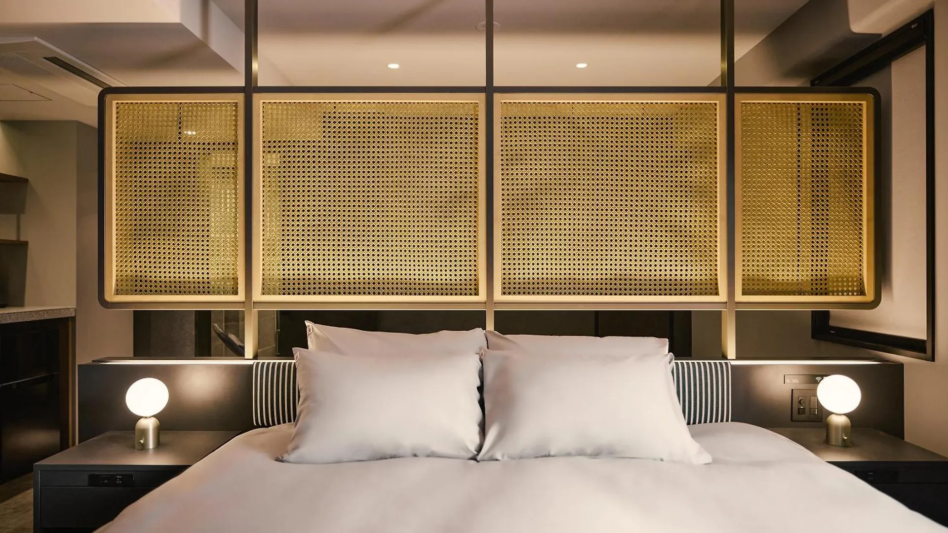 Base Layer Hotel Nagoya Nishiki